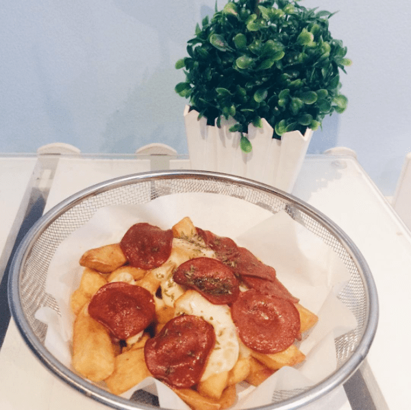 2Mozzarella Pepperoni Fries .png